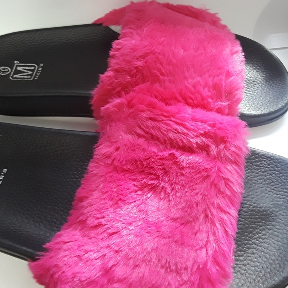 5🌟⬇️6 HOURS PRICE FIRM Fuschia Faux Fur Slide Sa - Picture 8 of 12